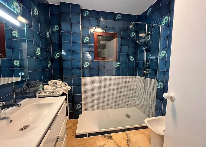 Апартаменти Atico En Yate Iv, Primera Linea Playa *