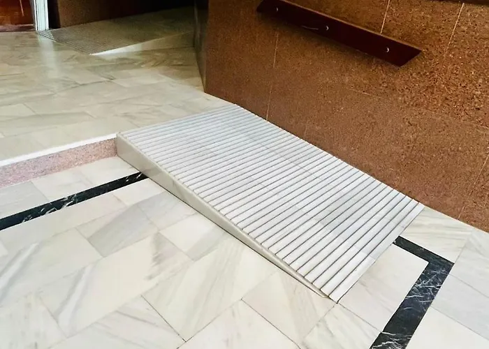 Апартаменти Atico En Yate Iv, Primera Linea Playa Фуенхірола